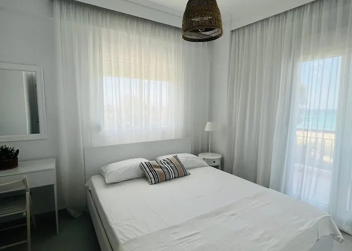 Apartment Golden Seafront Nea Moudania