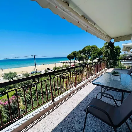 Golden Seafront Apartamento *